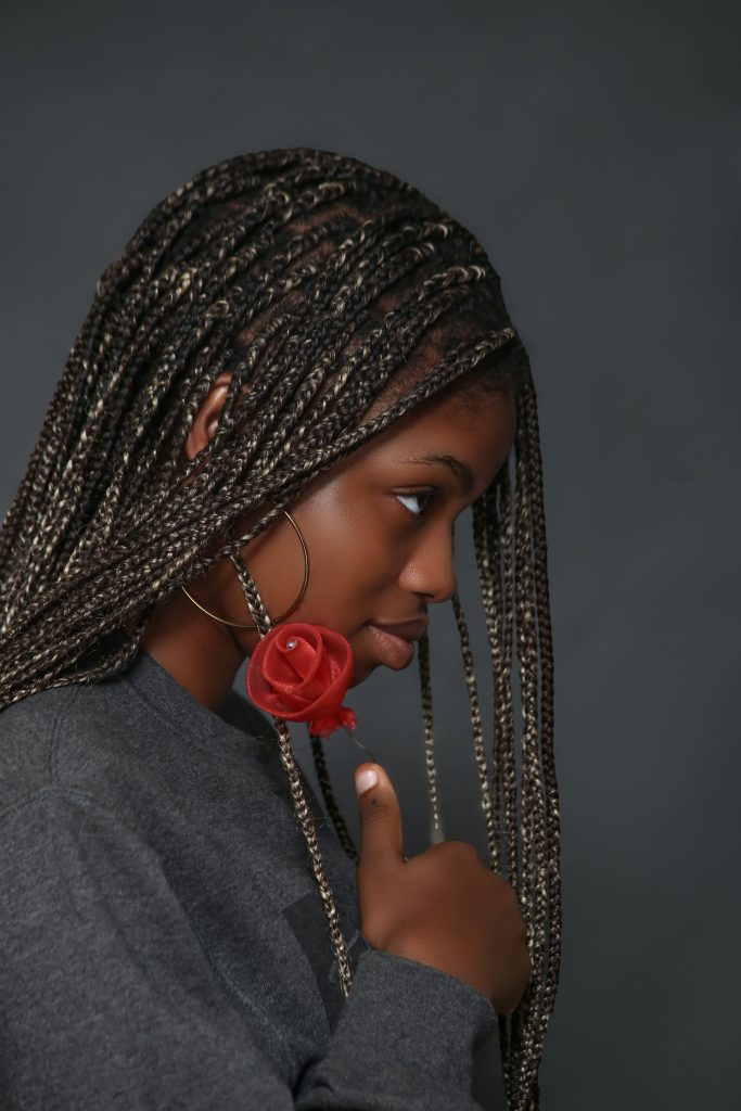 Invisible Locs Hairstyles for Protective Styling in 2023插图1
